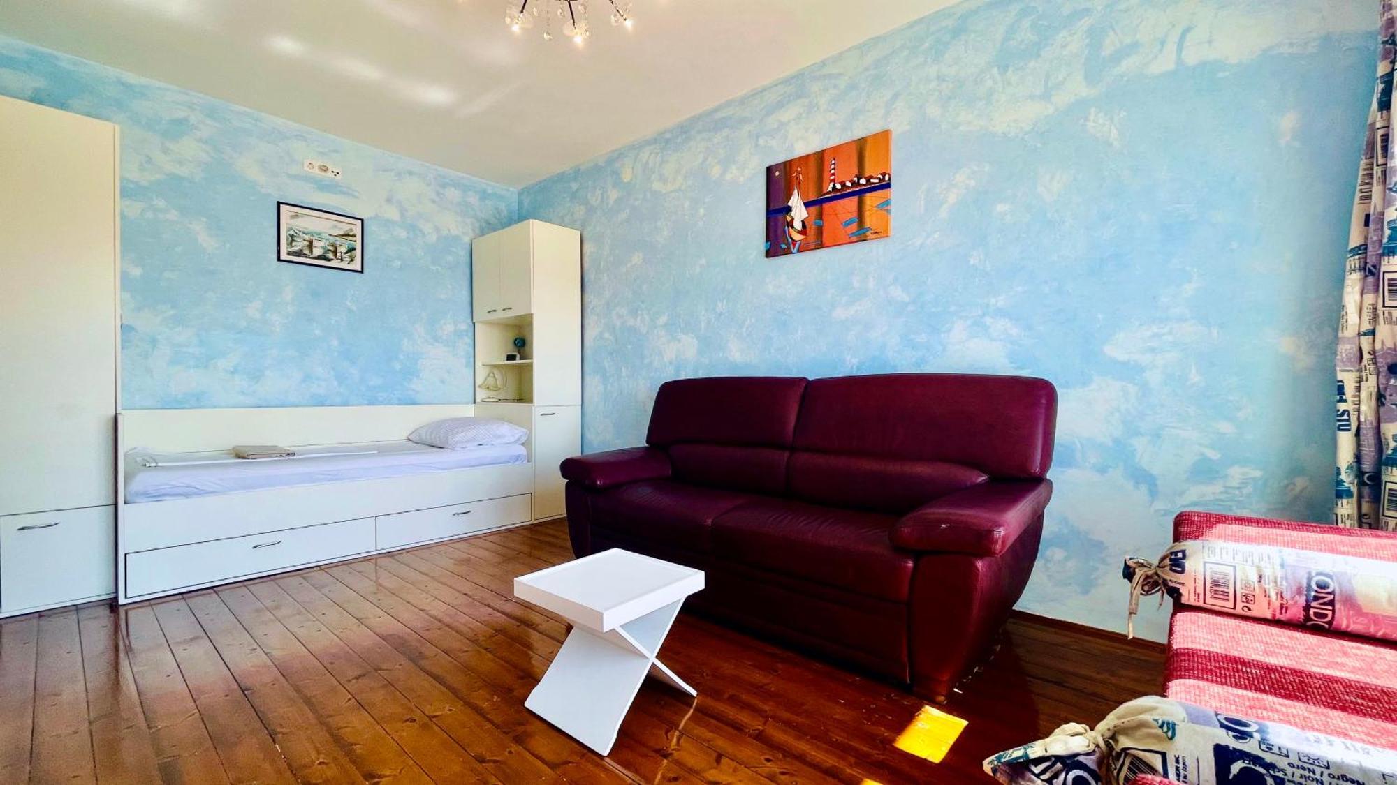 - Sidro Villa