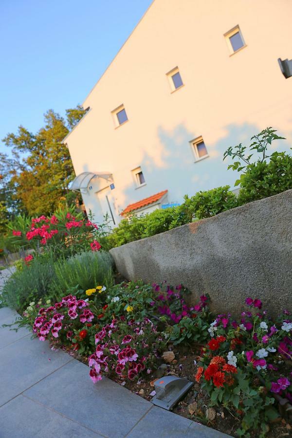Sidro Villa *